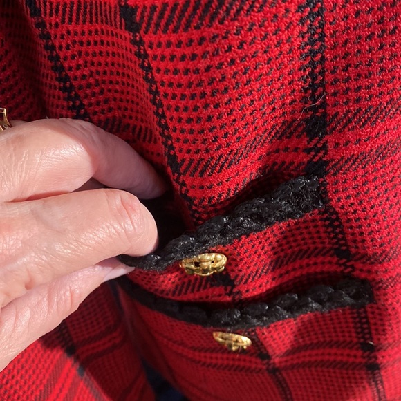 Evan Picone red & black plaid jacket with black trim - Picture 3 of 9